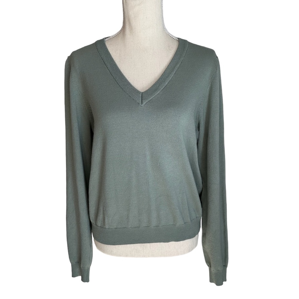 Forever 21 Pull Over Sweater Knit V-Neck Sage Green Women’s Size Large